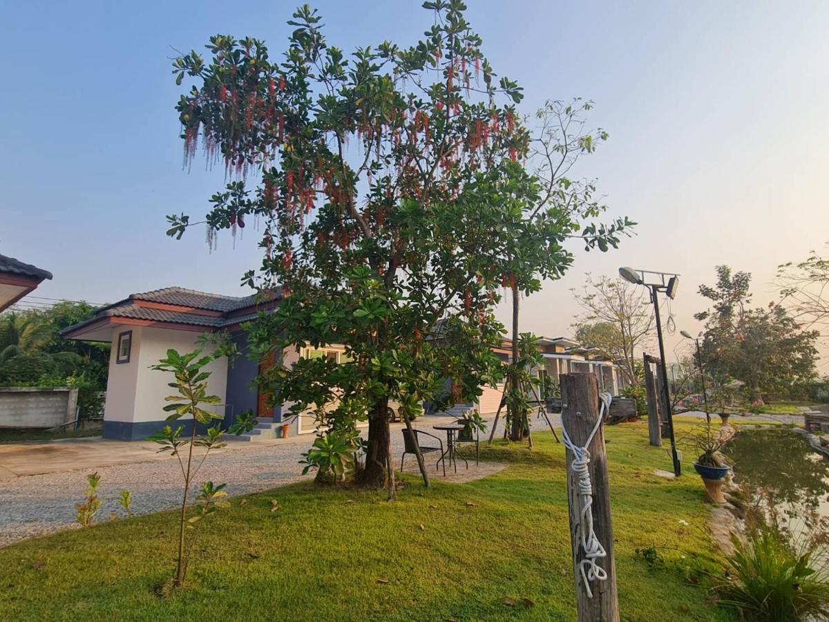 Araya Cottage Утхайтхани Экстерьер фото