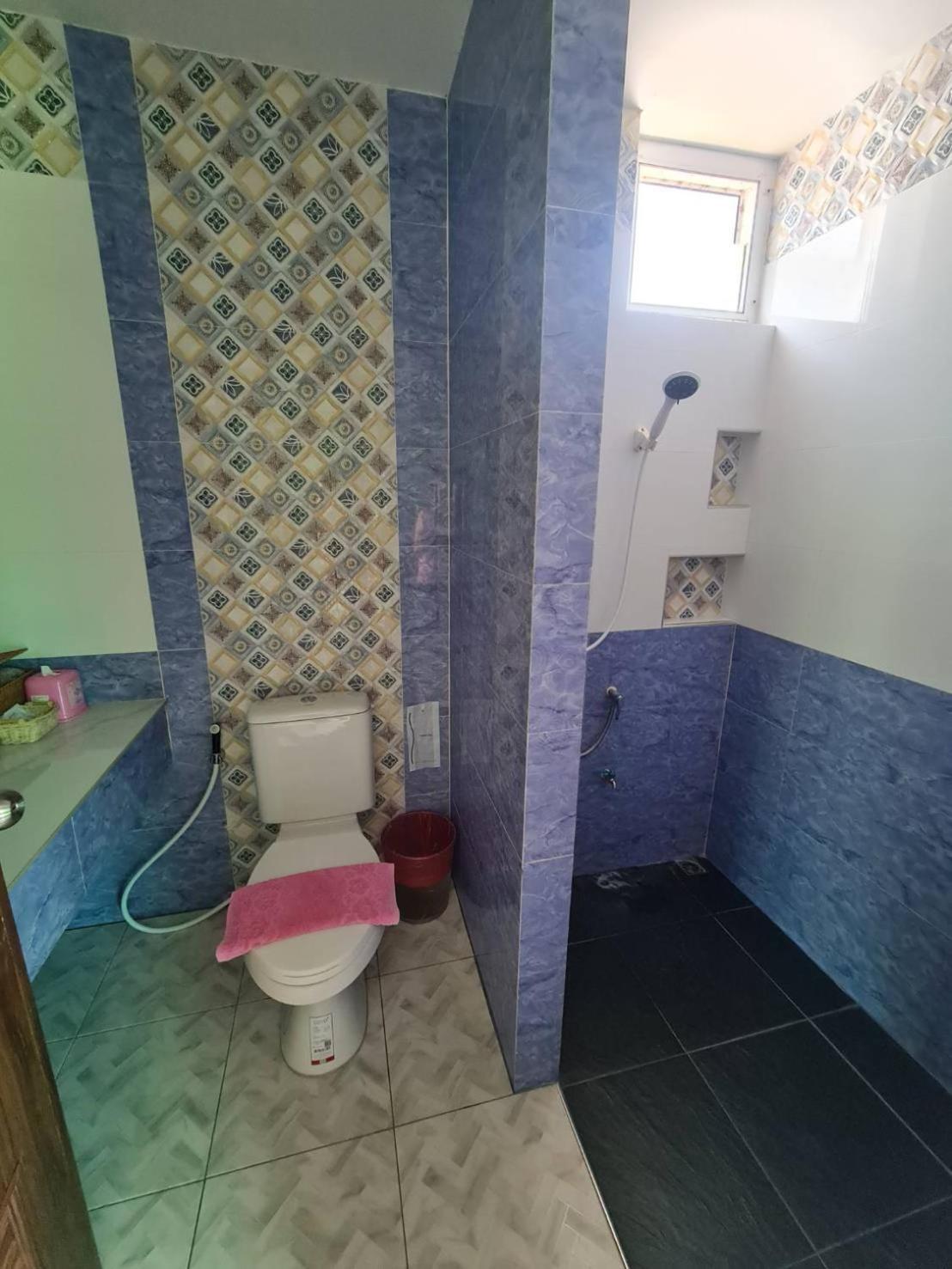Araya Cottage Утхайтхани Экстерьер фото