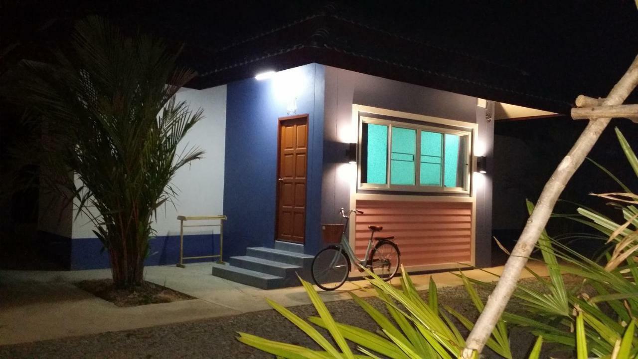Araya Cottage Утхайтхани Экстерьер фото