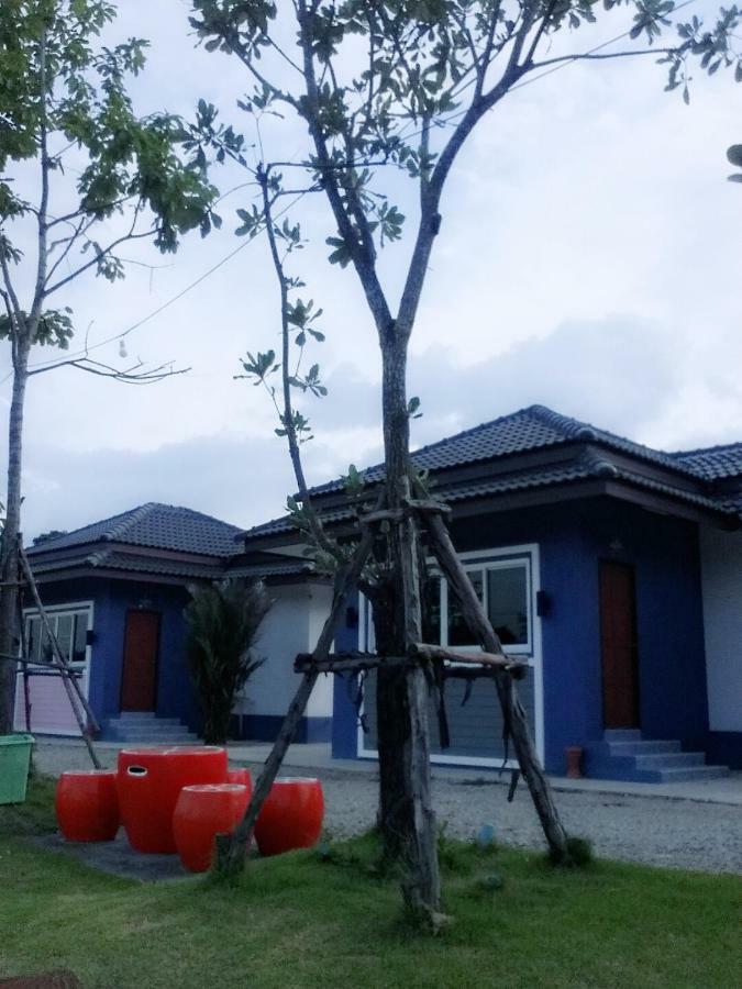Araya Cottage Утхайтхани Экстерьер фото